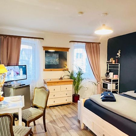 Apartment Amelie - Zimmer Mit Tv, W-Lan, Mikrowelle Und Kuehlschrank, Bad Mit Dusche 玛特丁恩 外观 照片