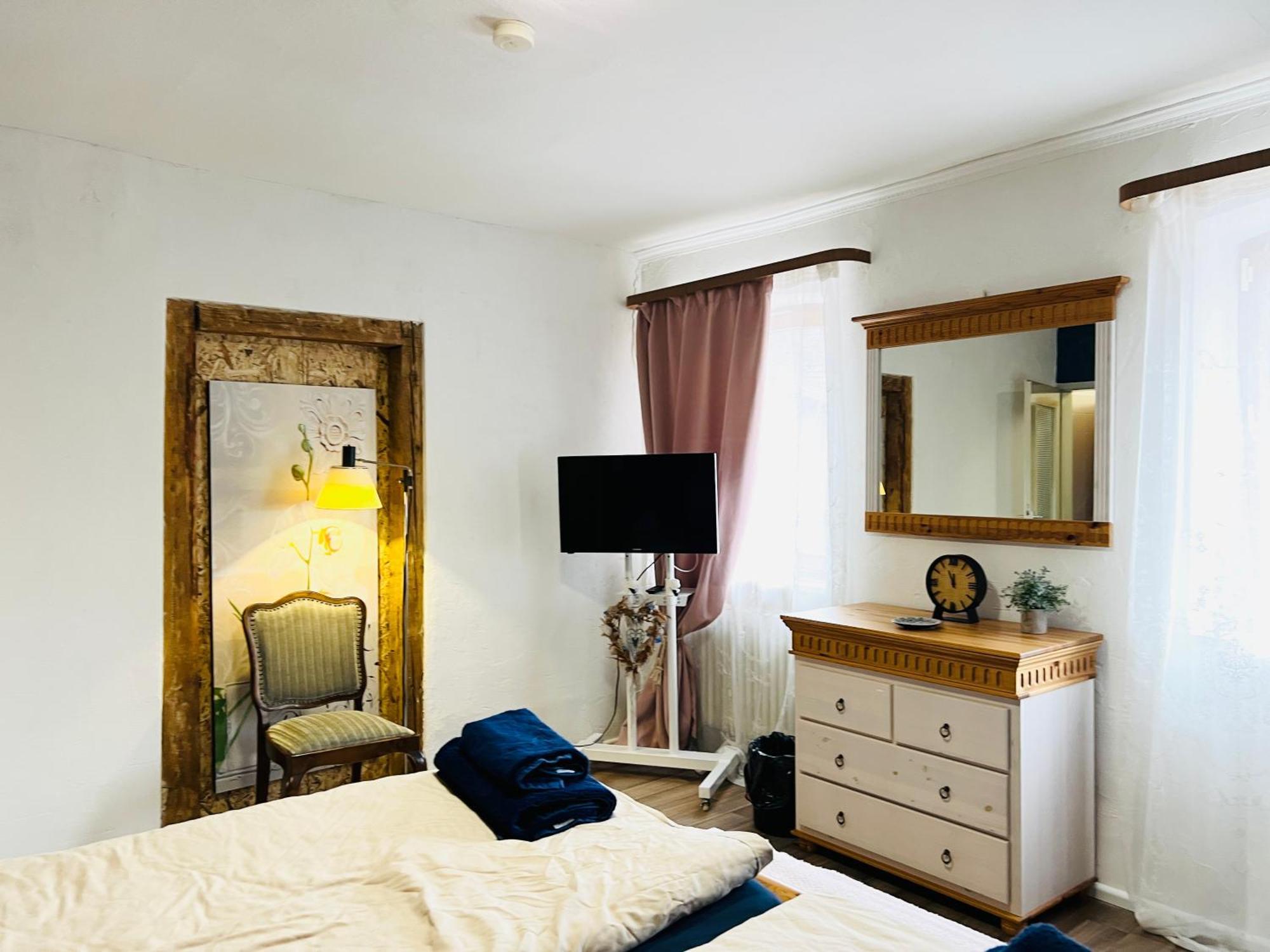 Apartment Amelie - Zimmer Mit Tv, W-Lan, Mikrowelle Und Kuehlschrank, Bad Mit Dusche 玛特丁恩 外观 照片
